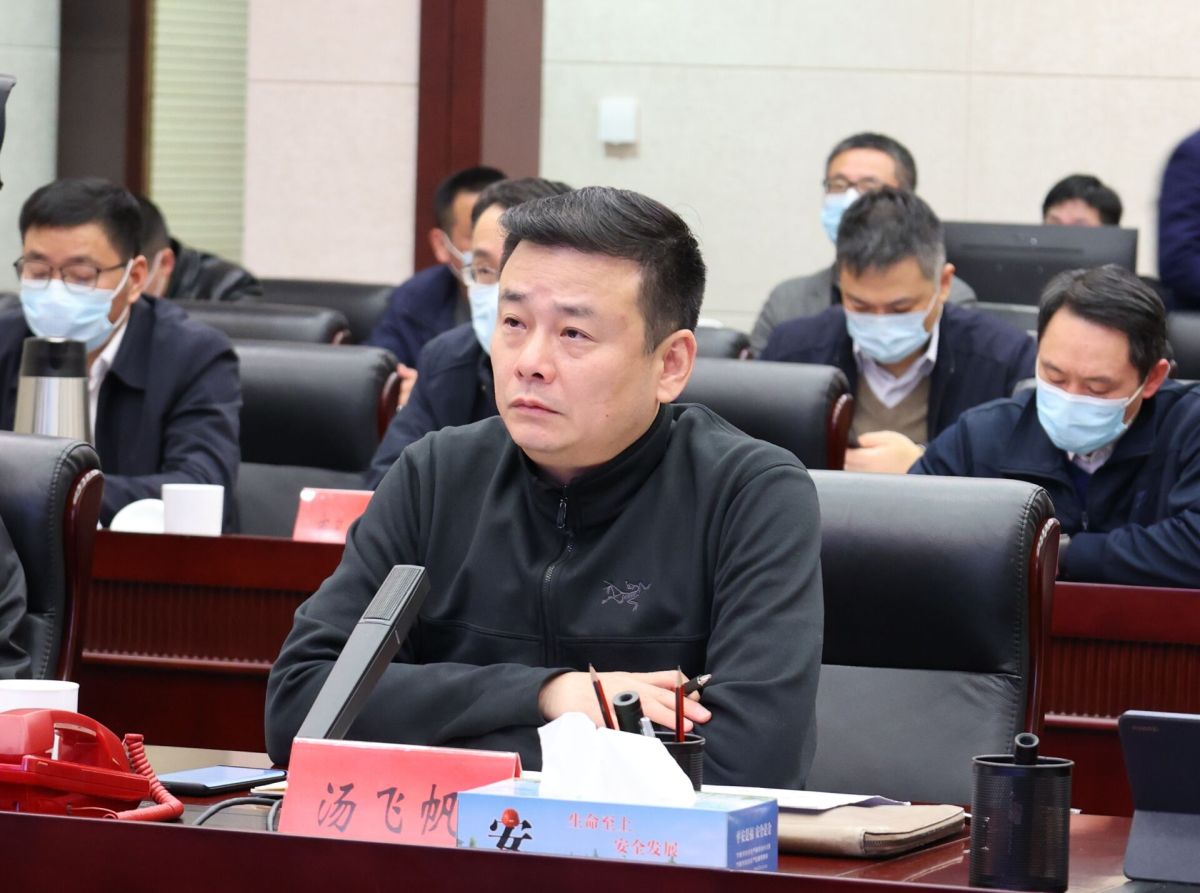 汤飞帆全力以赴尽锐出战坚决打赢疫情防控大仗硬仗