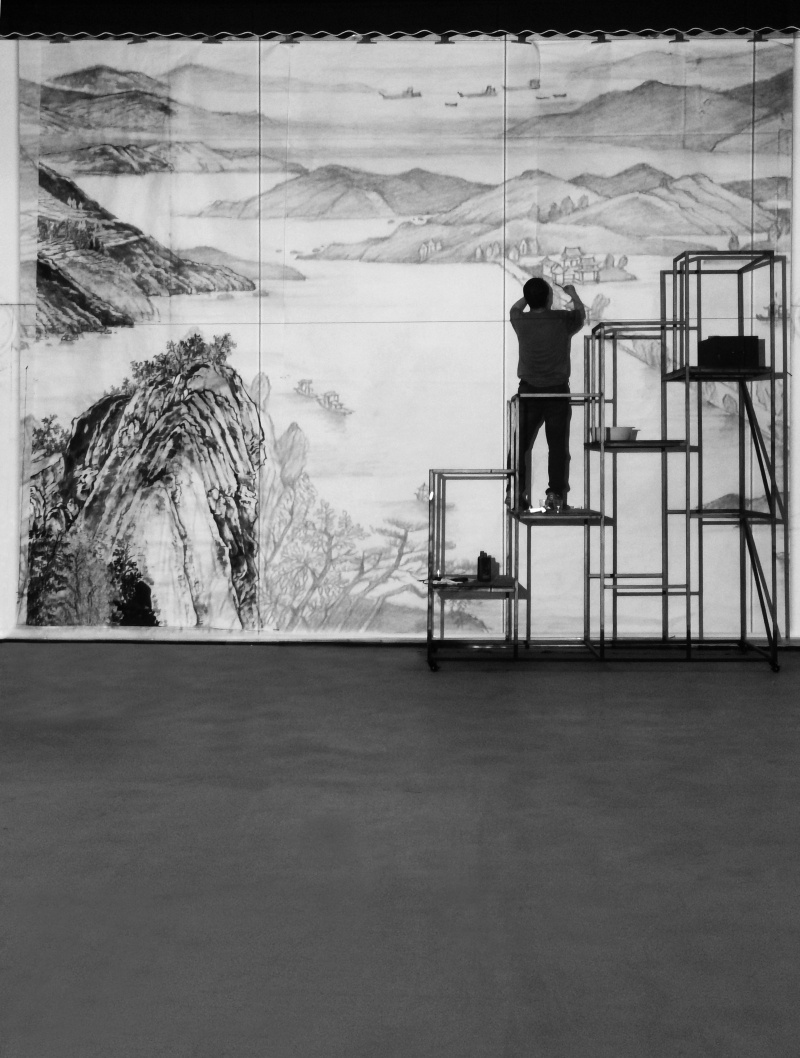 远山近水皆有情——画家茹峰用20余米长卷绘就“钱湖春韵”