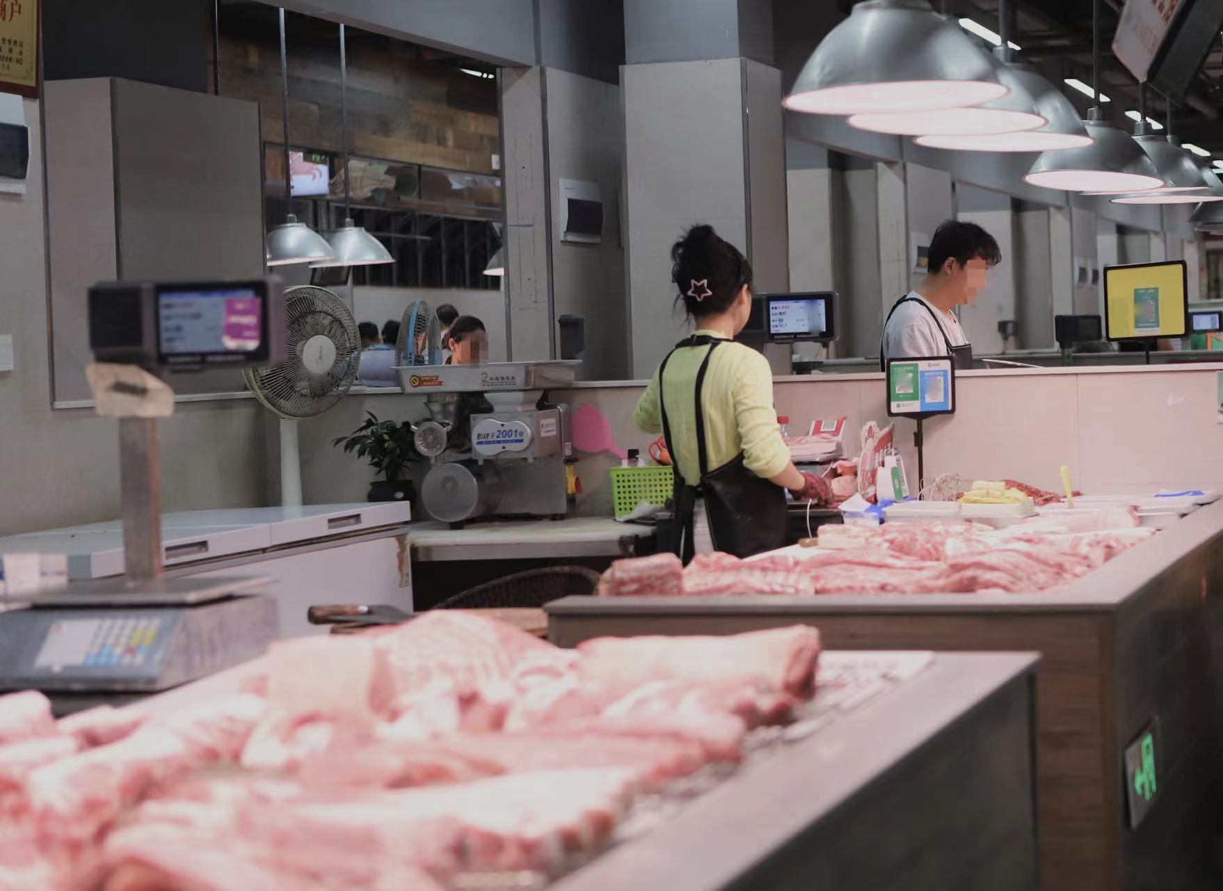 宁波更换“生鲜灯”超1.4万盏,社区生鲜店铺更换率达95% 宁波更换“生鲜灯”超1.4万盏,社区生鲜店铺更换率达95%
