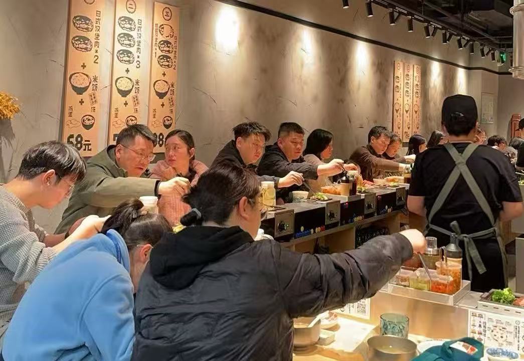 ���Ŷ��ŵ��Ա�ͣ��������Ԫ������������������