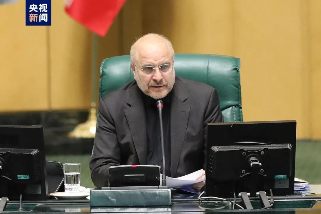 �����鳤������ǰ����˹�����μ�����̸��